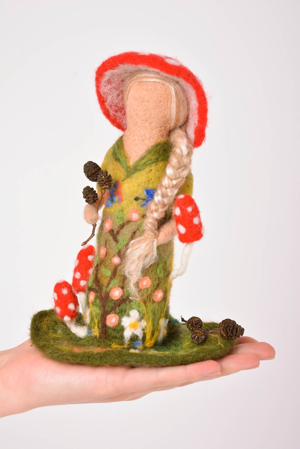 Игрушка ручной работы валяная игрушка берегиня леса декор для дома милая фото 3