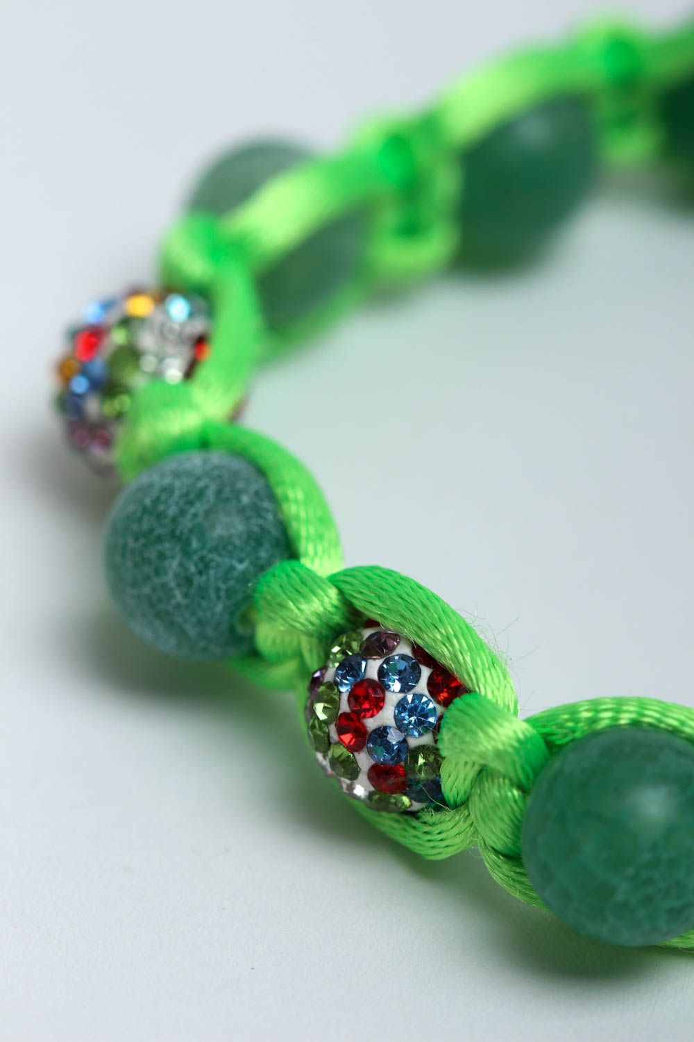 Strand handmade light green rope bracelet natural dark green stones for women photo 3