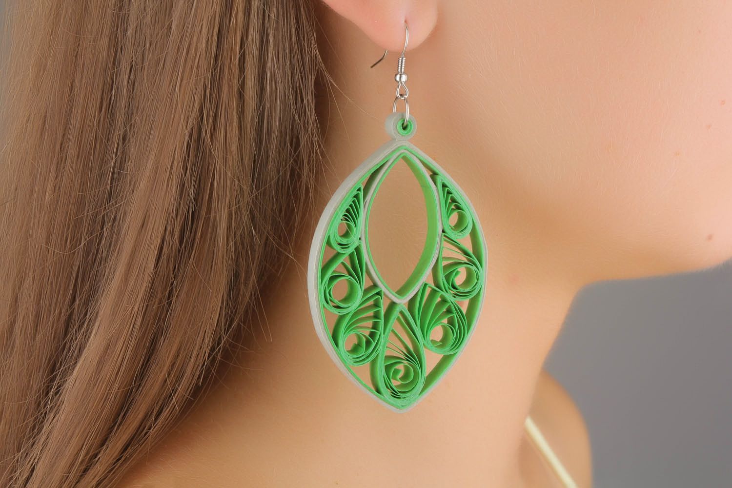 Green quilling paper earrings photo 1