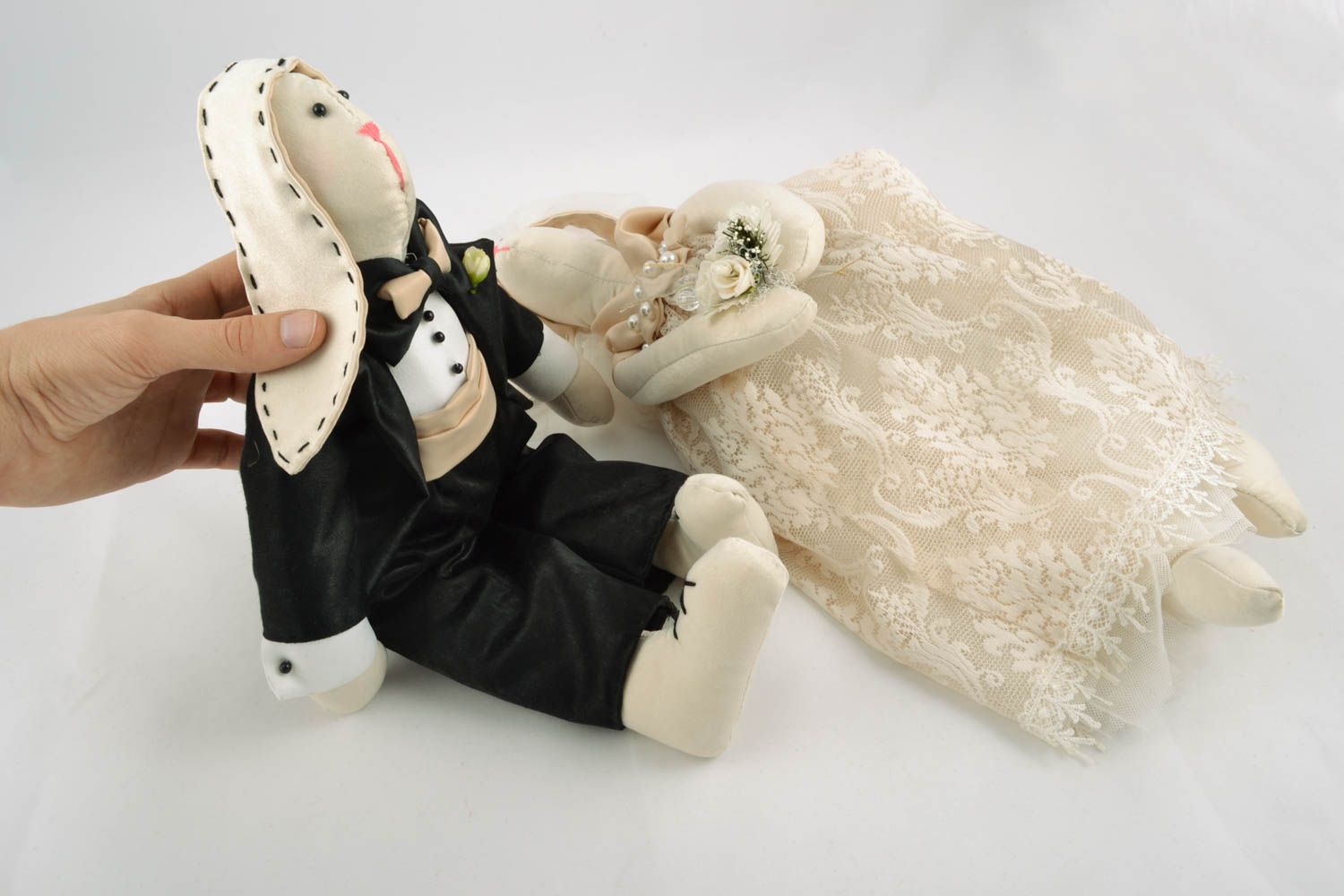 Poupées Lapins en tissu pour mariage photo 4