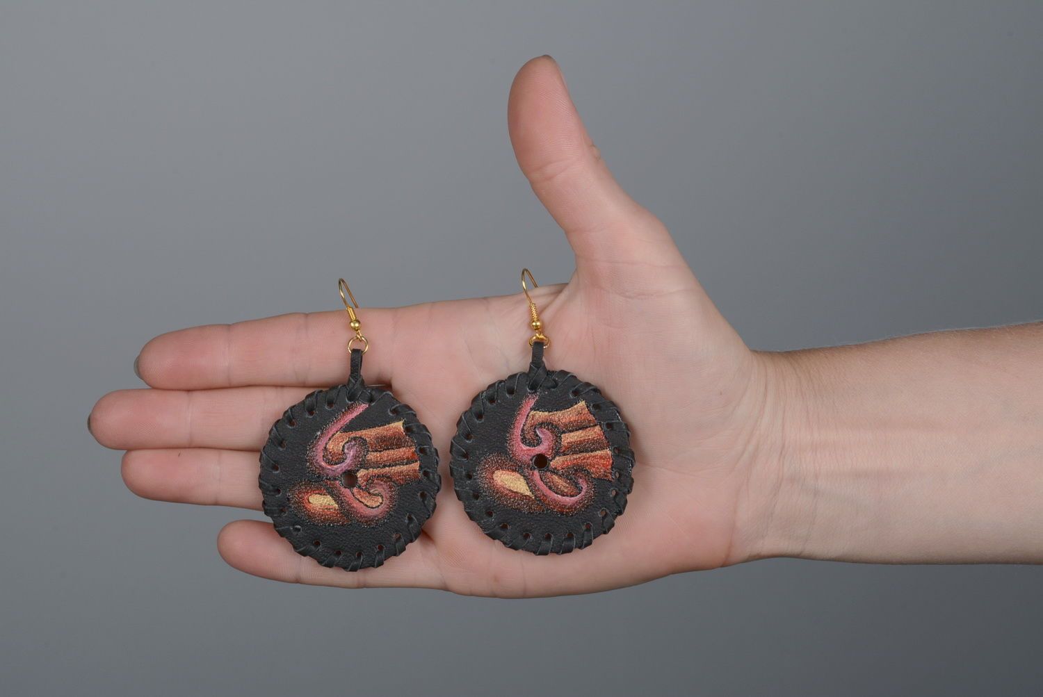 Round earrings made of leather photo 5