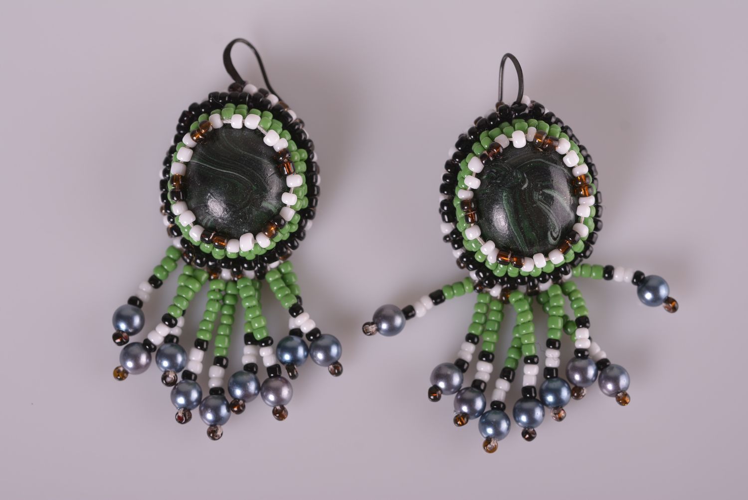 Boucles d'oreilles pierres Bijou fait main vertes pendantes Cadeau pour femme photo 2