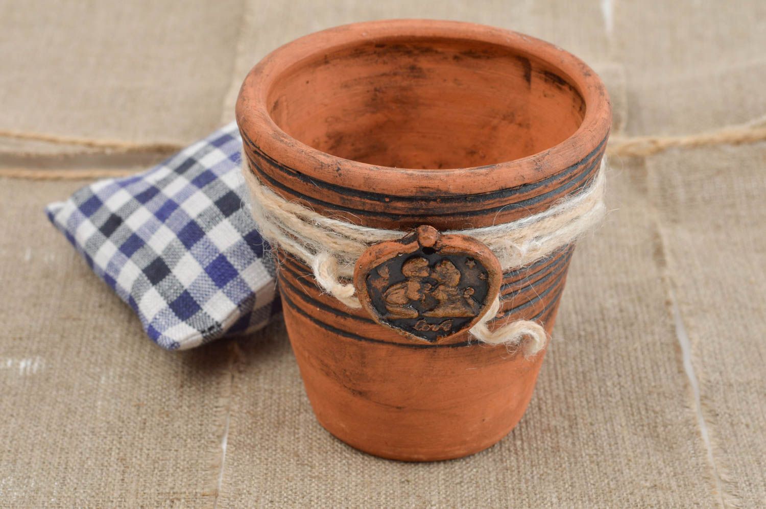 Vaso de barro hecho a mano vasija de barro original cerámica artesanal estilosa foto 1