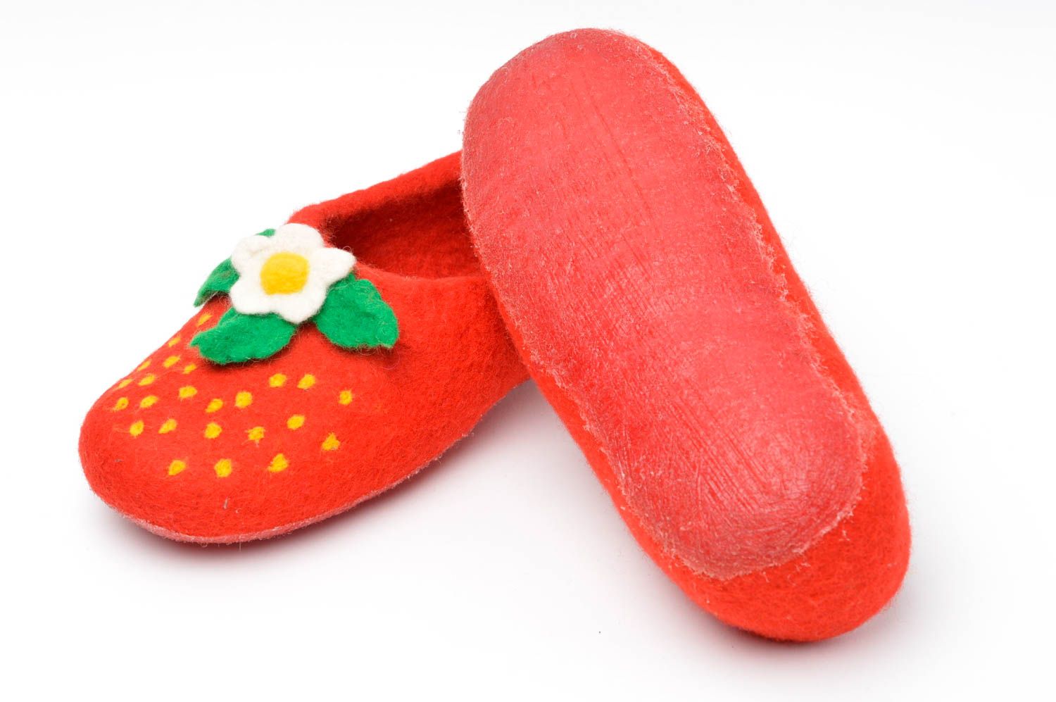 Pantoufles en laine feutrée faites main rouges avec fleurs Chaussons d'intérieur photo 2