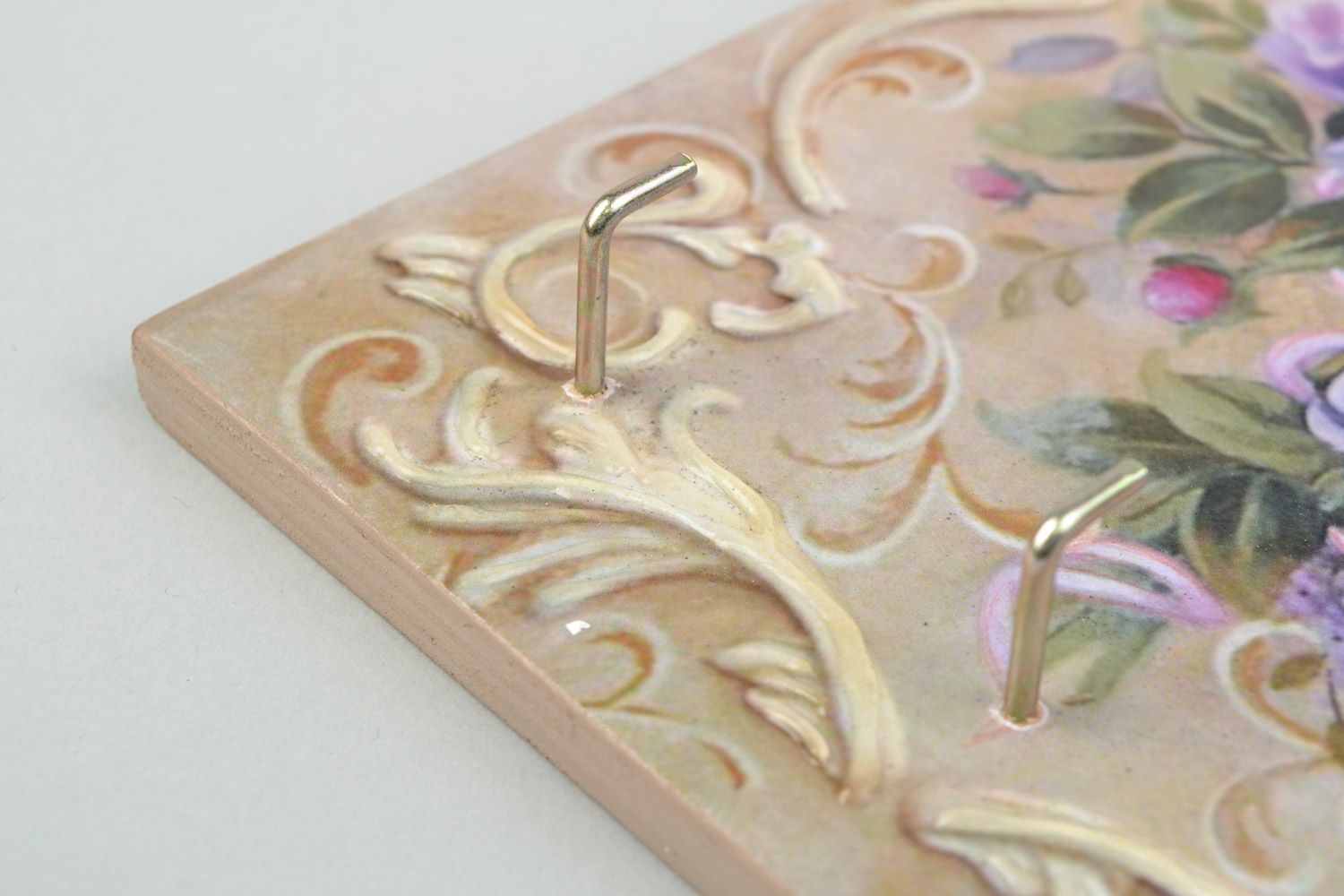 Handmade decoupage plywood wall key holder with three hooks Lilac Roses photo 4