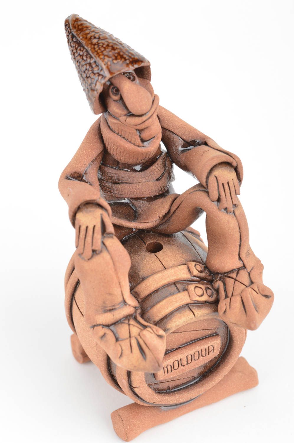 Keramik Deko handmade Figur aus Ton Tischdeko Ideen künstlerisch Weinbauer foto 2