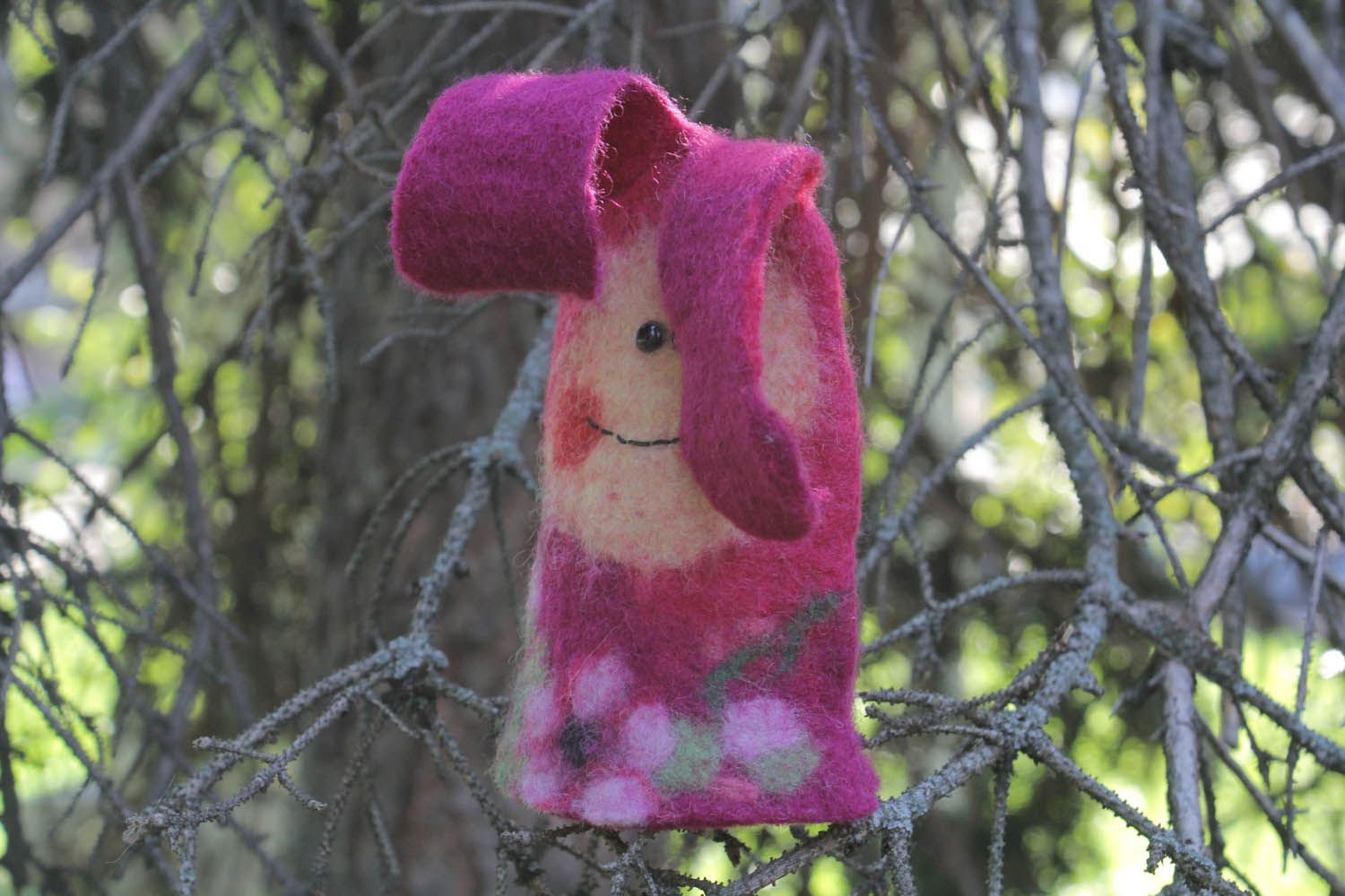 Brinquedo macio têxtil feito à mão de lã para decoração do interior de materiais naturais foto 4