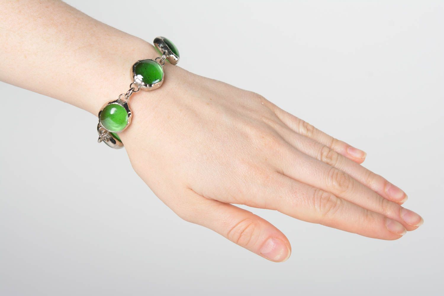 Handmade green glass and metal designer jewelry set wrist bracelet and earrings photo 3
