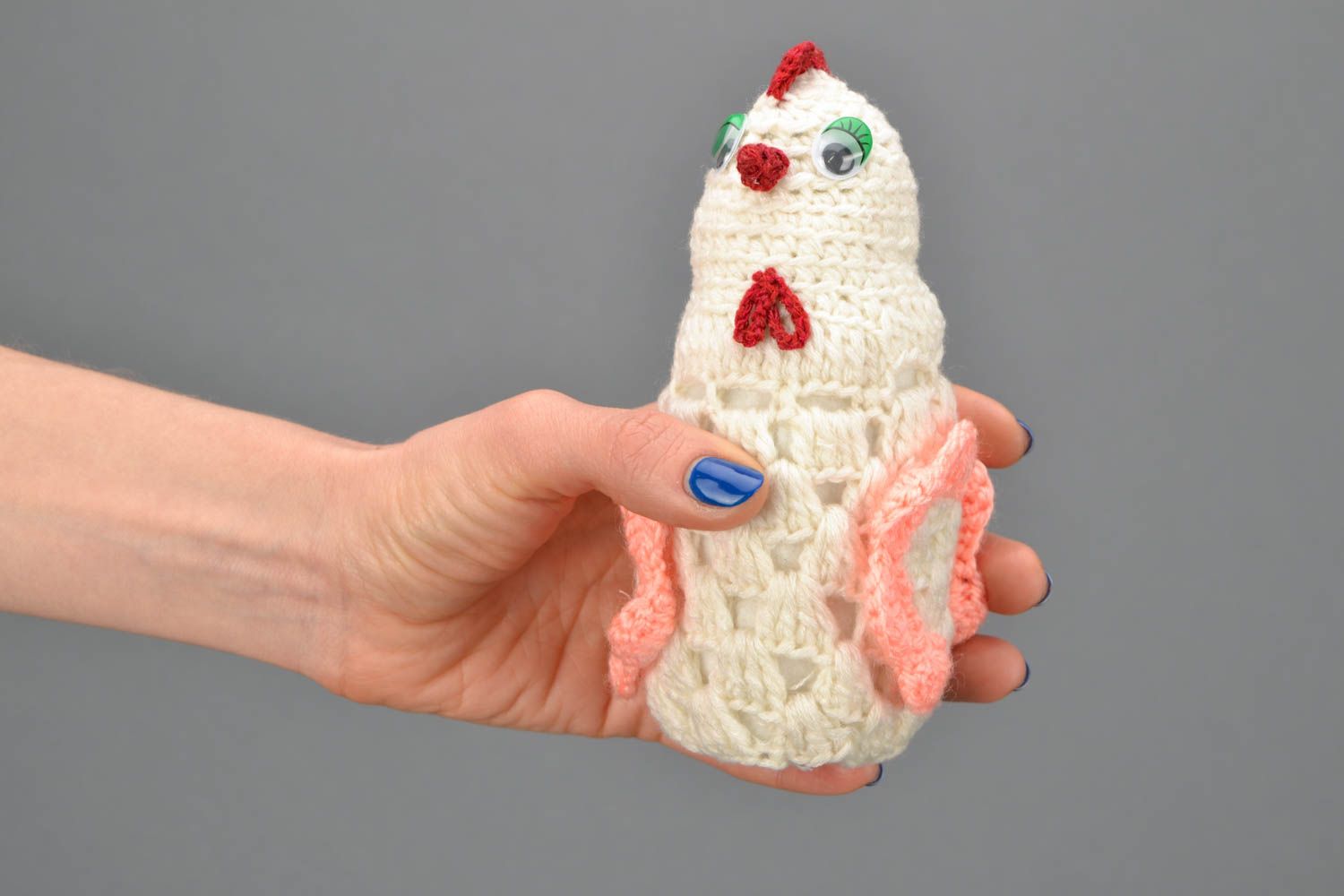 Jouet de Pâques fait main original Poule tricotée photo 2