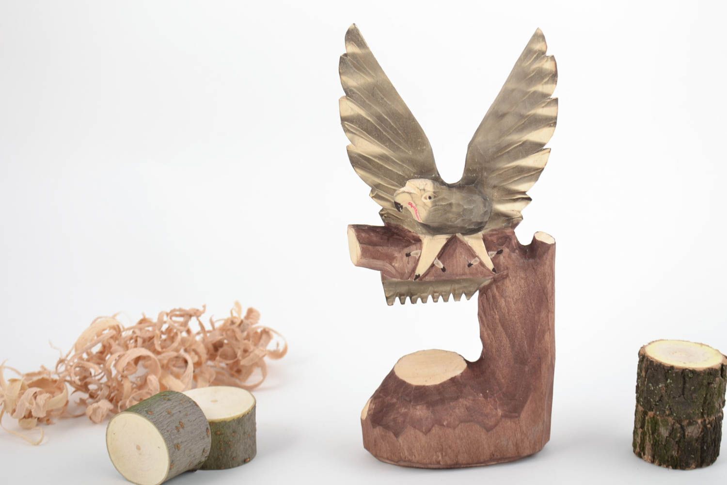Statuette en bois naturel avec support faite main décorative Aigle sur branche photo 1