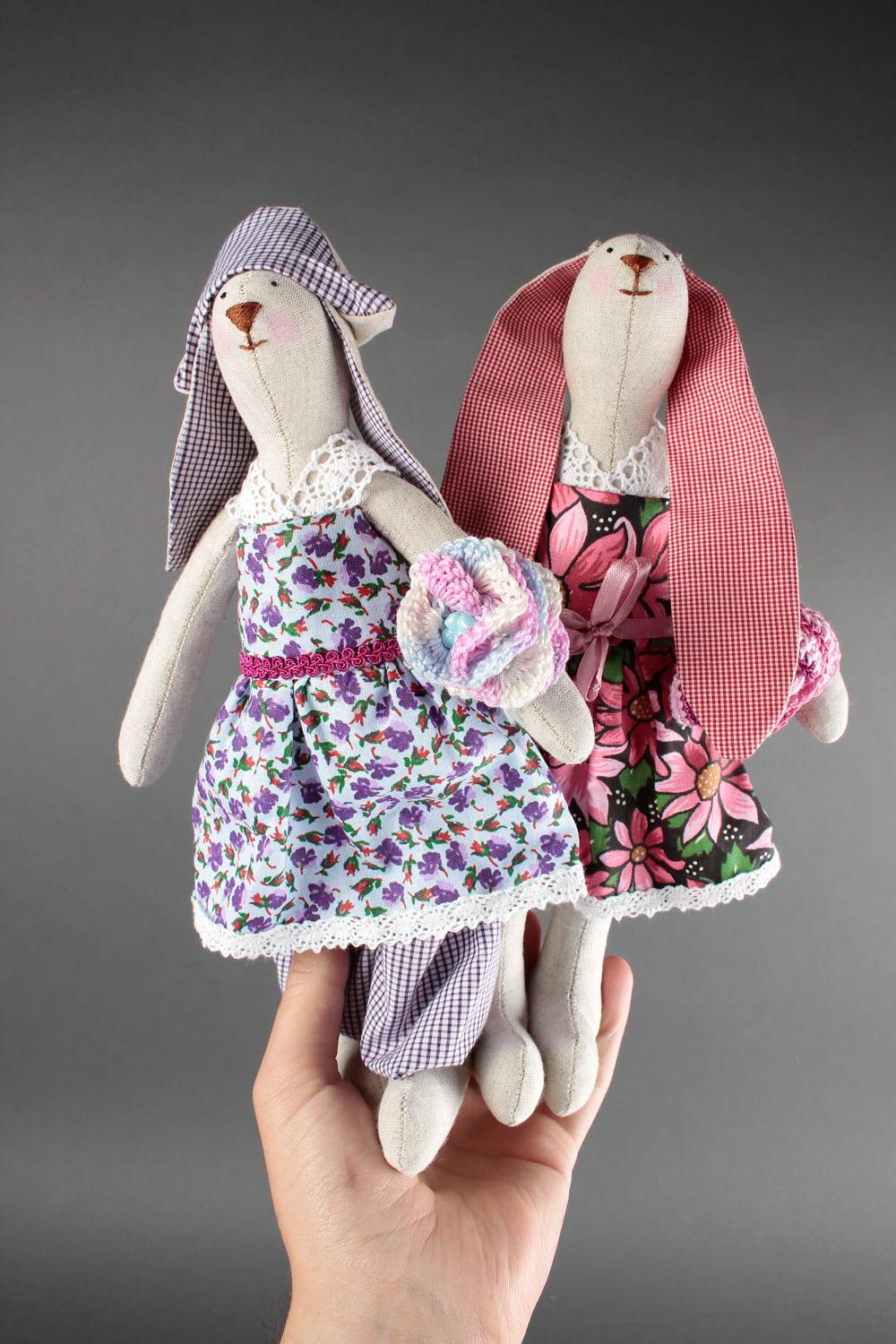 Kuscheltiere Hasen in Kleidern handmade 2 Stoff Spielzeuge Geschenke für Kinder foto 1