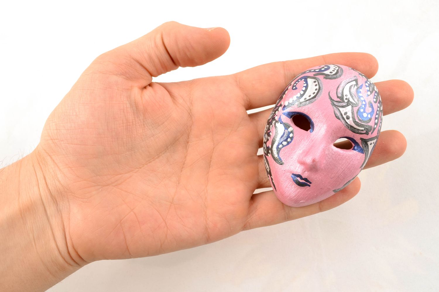 Masque décoratif en céramique artisanal rose  photo 1