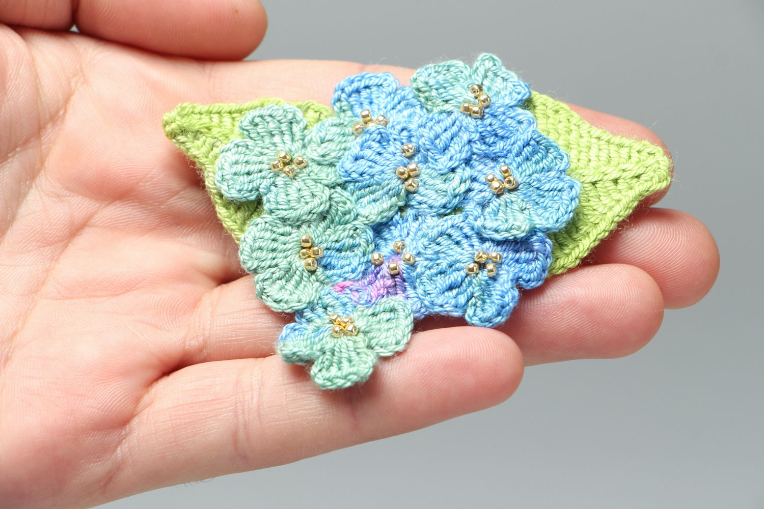 Broche tricot en fils au crochet Violettes photo 4