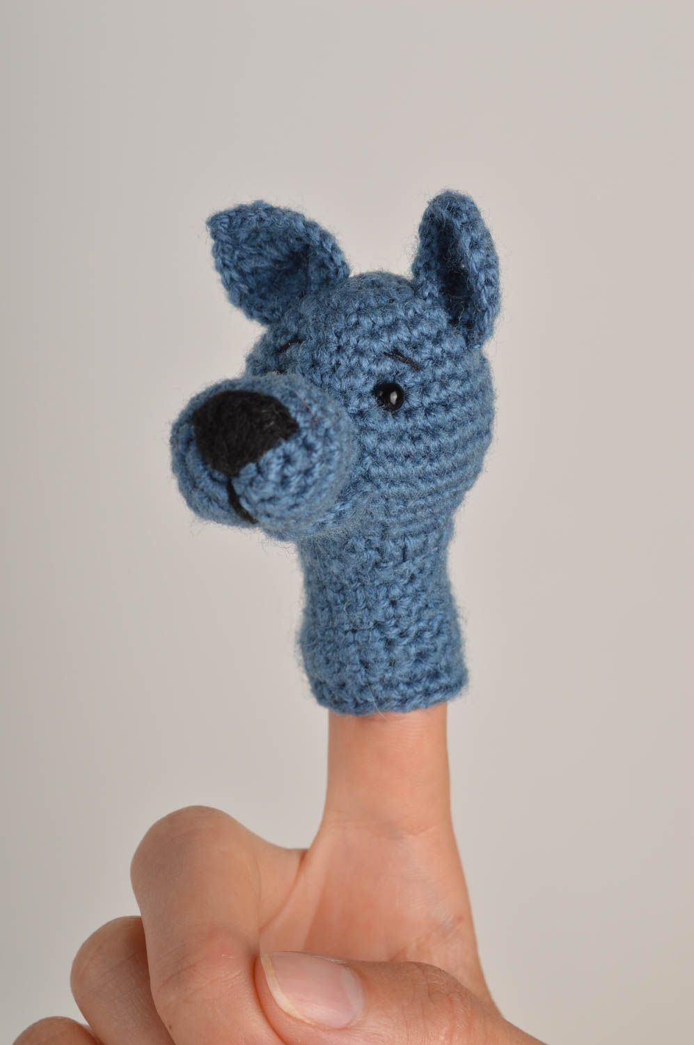 Marionnette à doigt loup faite main tricotée au crochet Cadeau pour enfant photo 1
