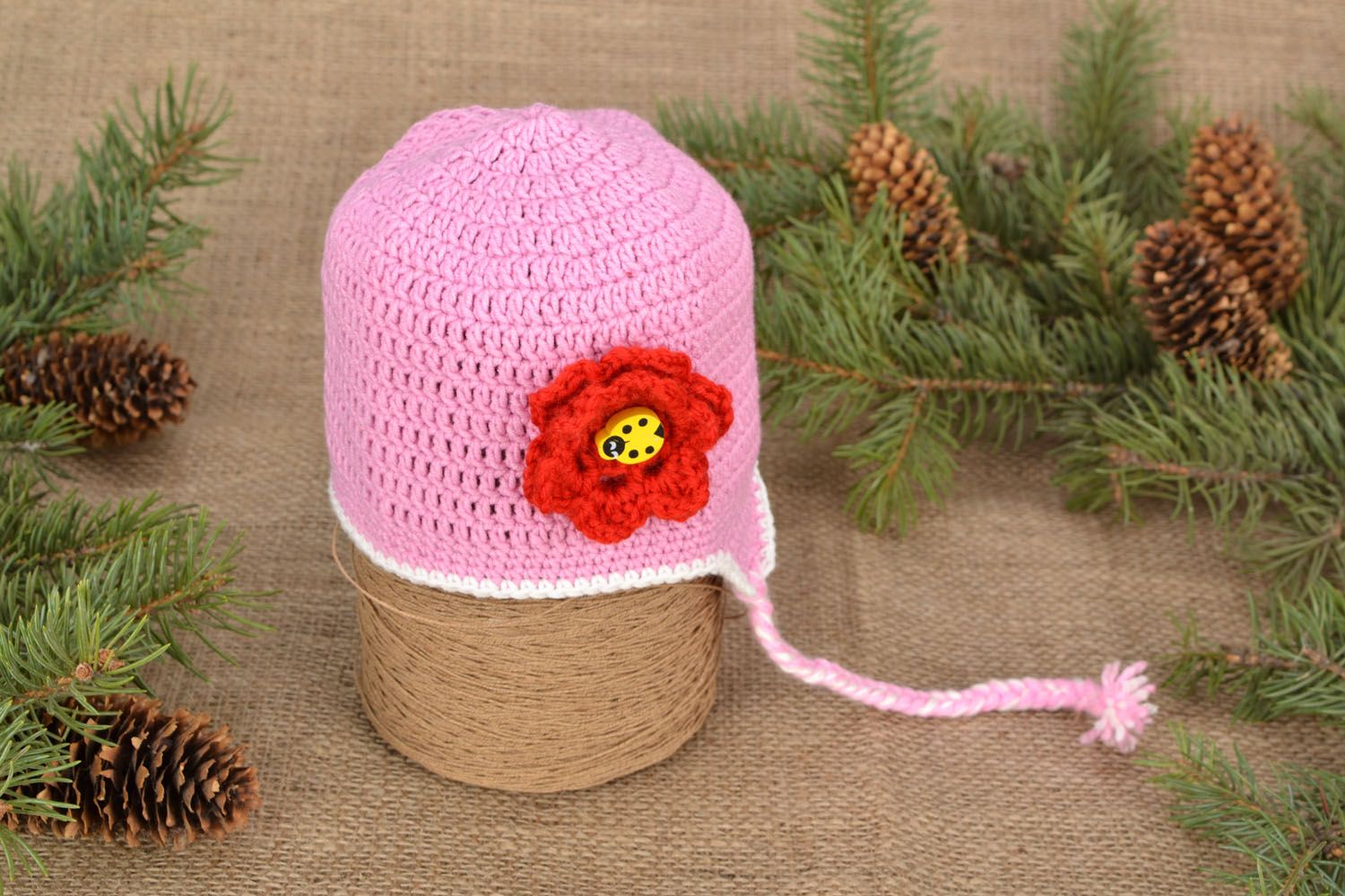 Bonnet tricot pour une fille fait main rose avec ficelles chaud original Pavot photo 1