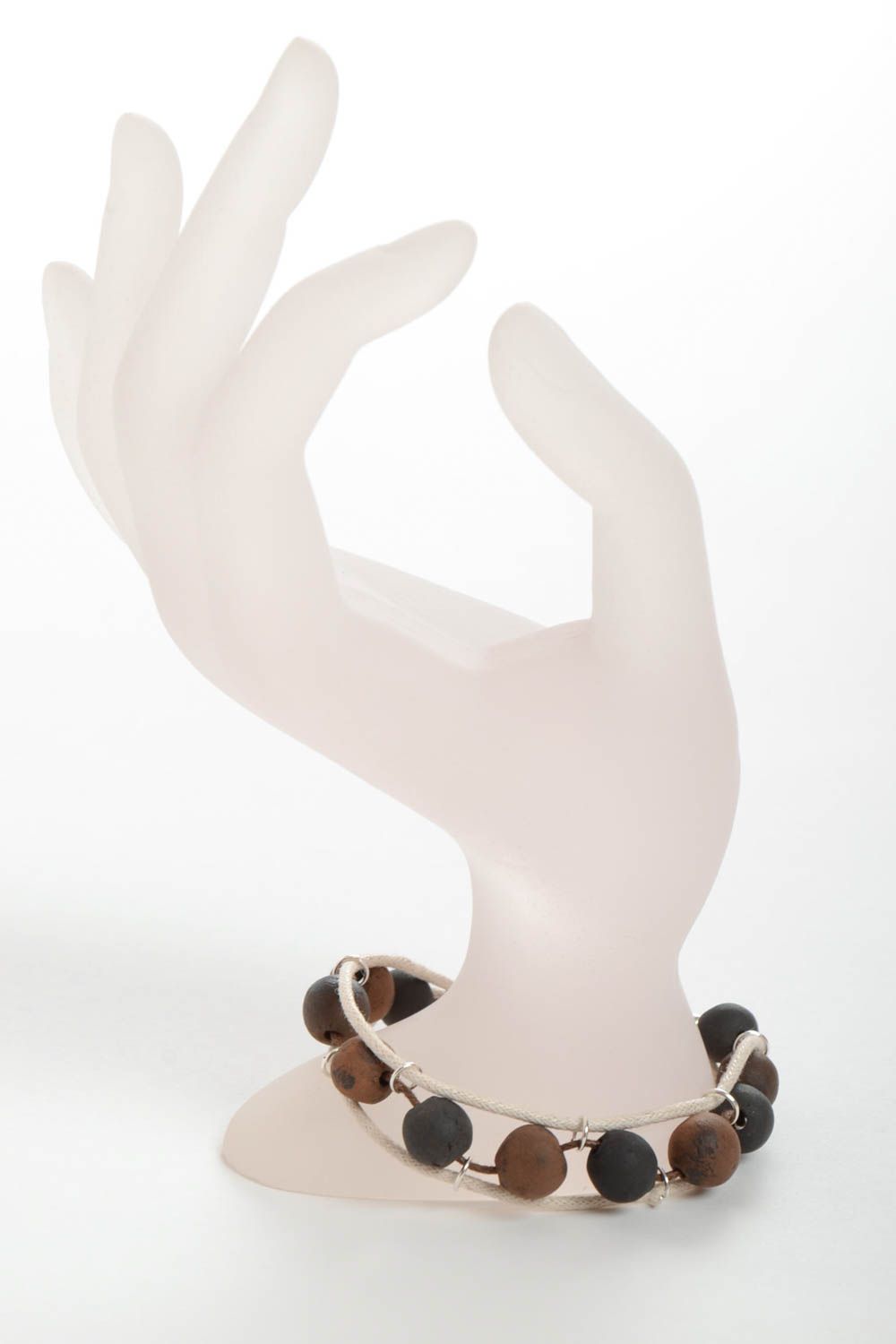 Глиняный браслет ручной работы на вощеном шнурке красивый авторский женский фото 3