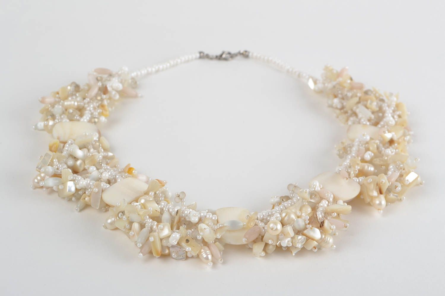 Ожерелье из бисера и натурального камня красивое светлое ручной работы Кораллы фото 2