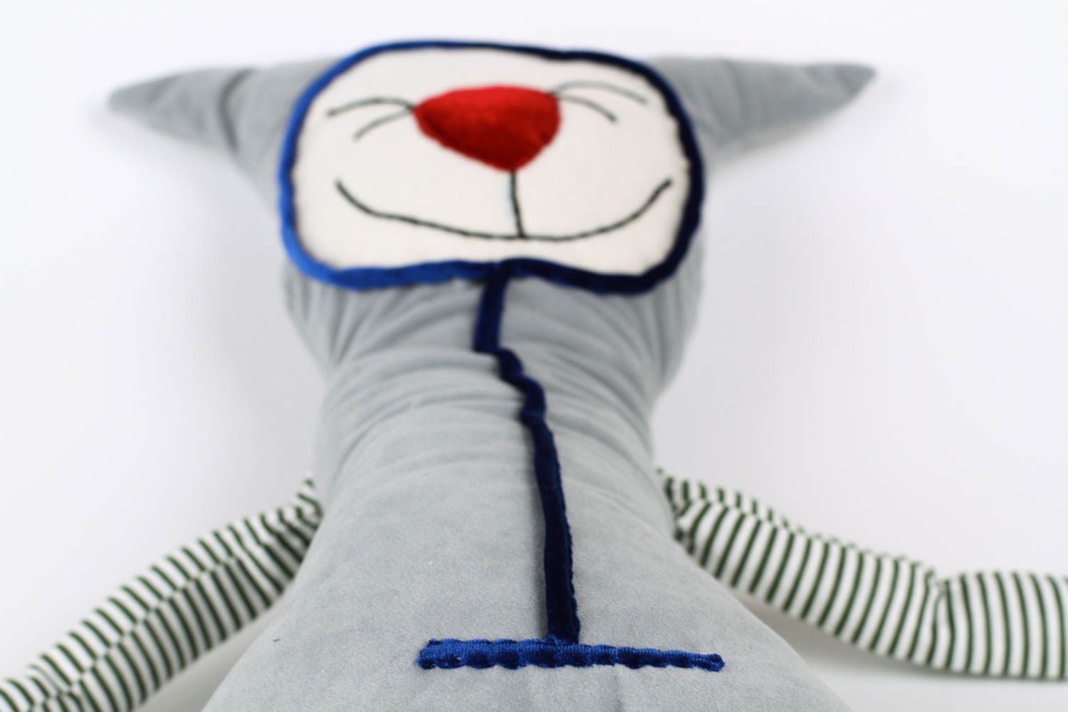 Peluche chat amusant Jouet fait main en tissu design original Cadeau enfant photo 1