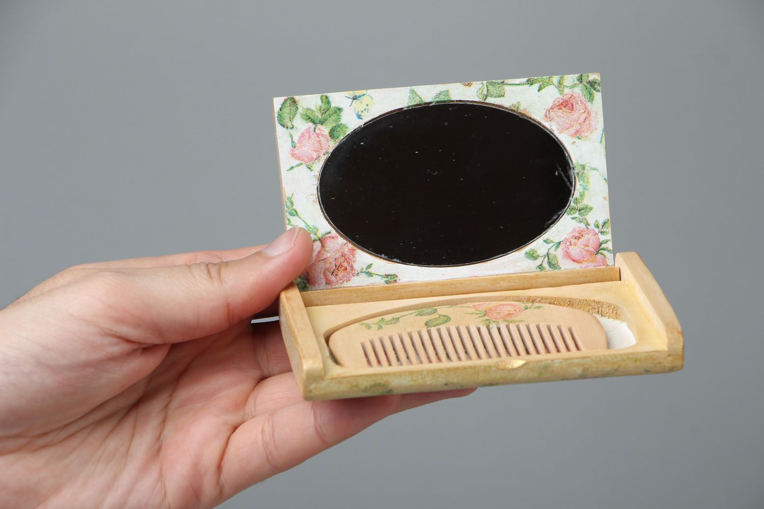 Hair comb and mirror set photo 4
