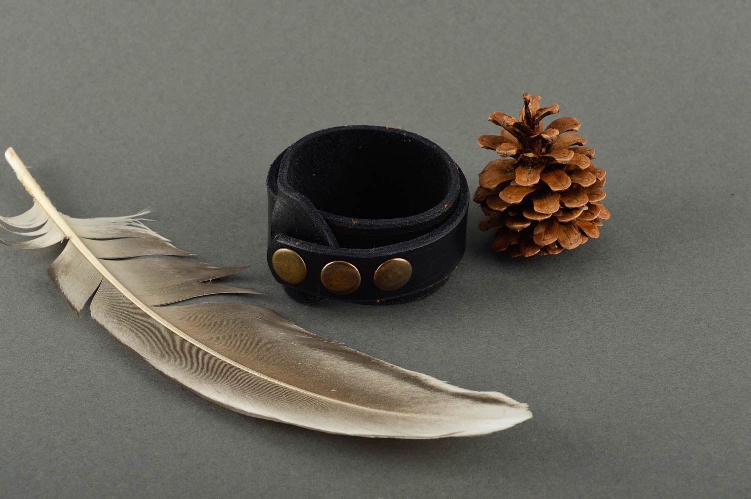 Bracelet cuir Bijoux fait main Accessoires cuir pour hommes et femmes design photo 1