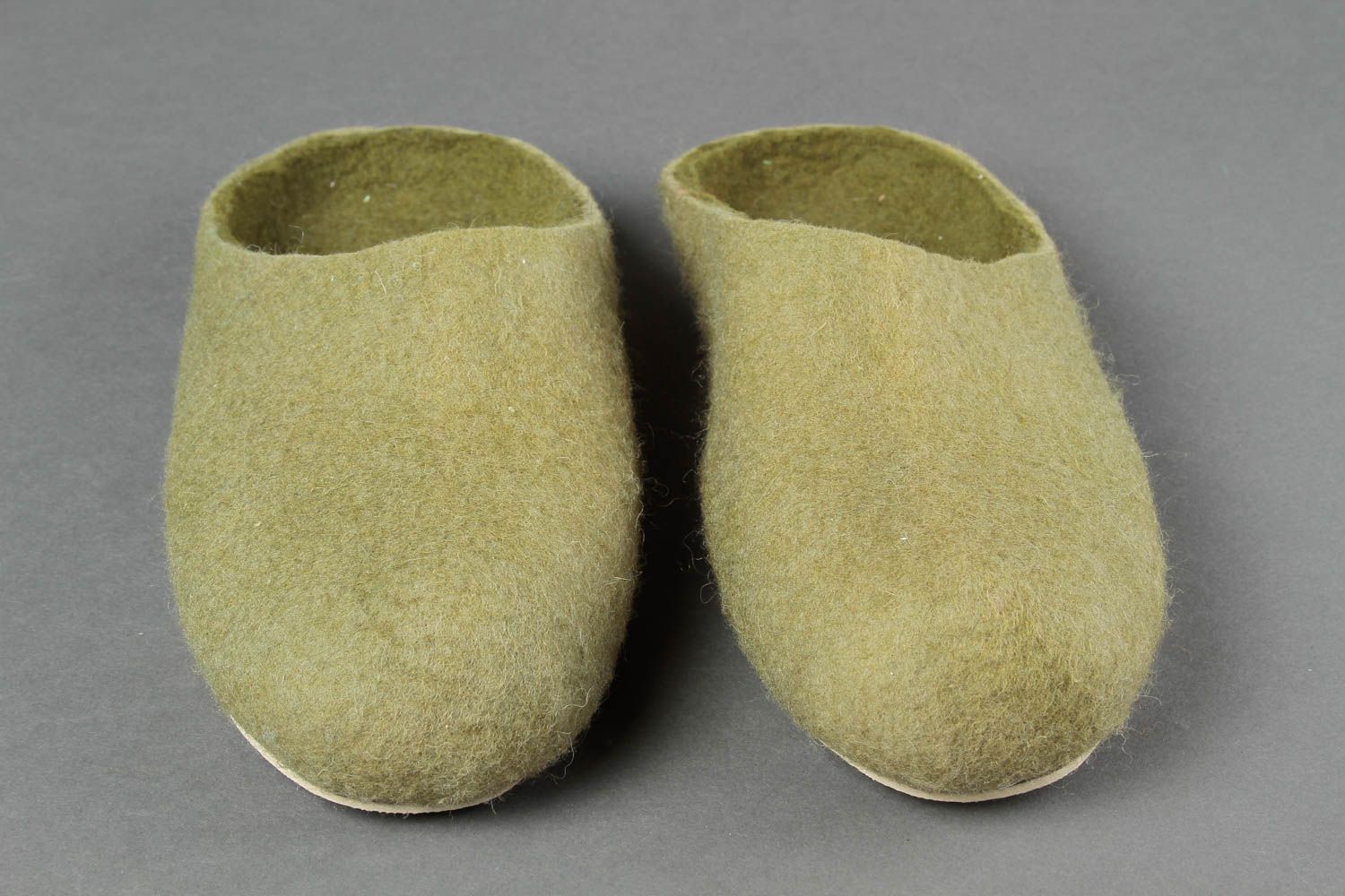 Pantoufles laine fait main Chaussures d'intérieur kaki Cadeau original unisexe photo 2