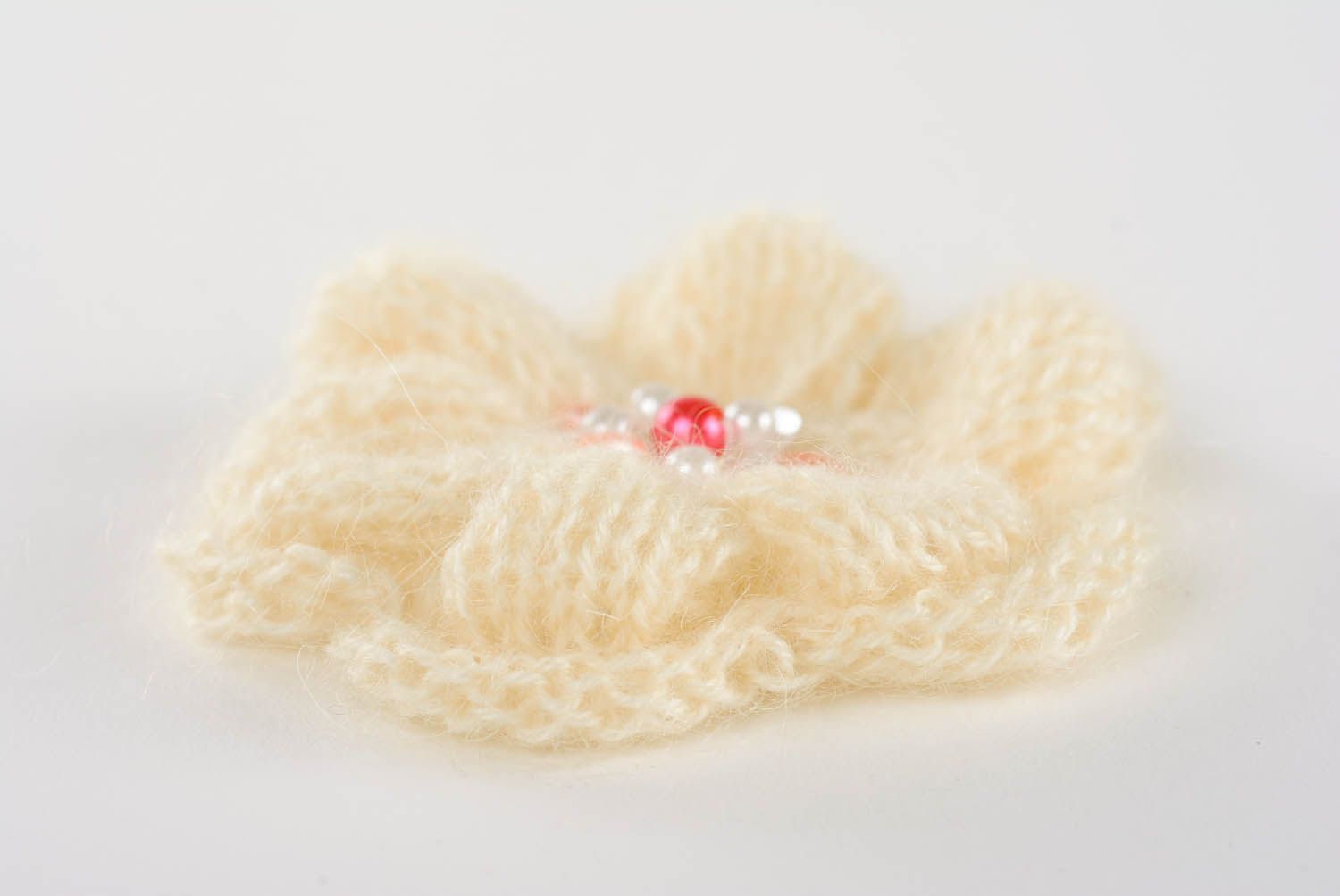 Knitted brooch Flower photo 3