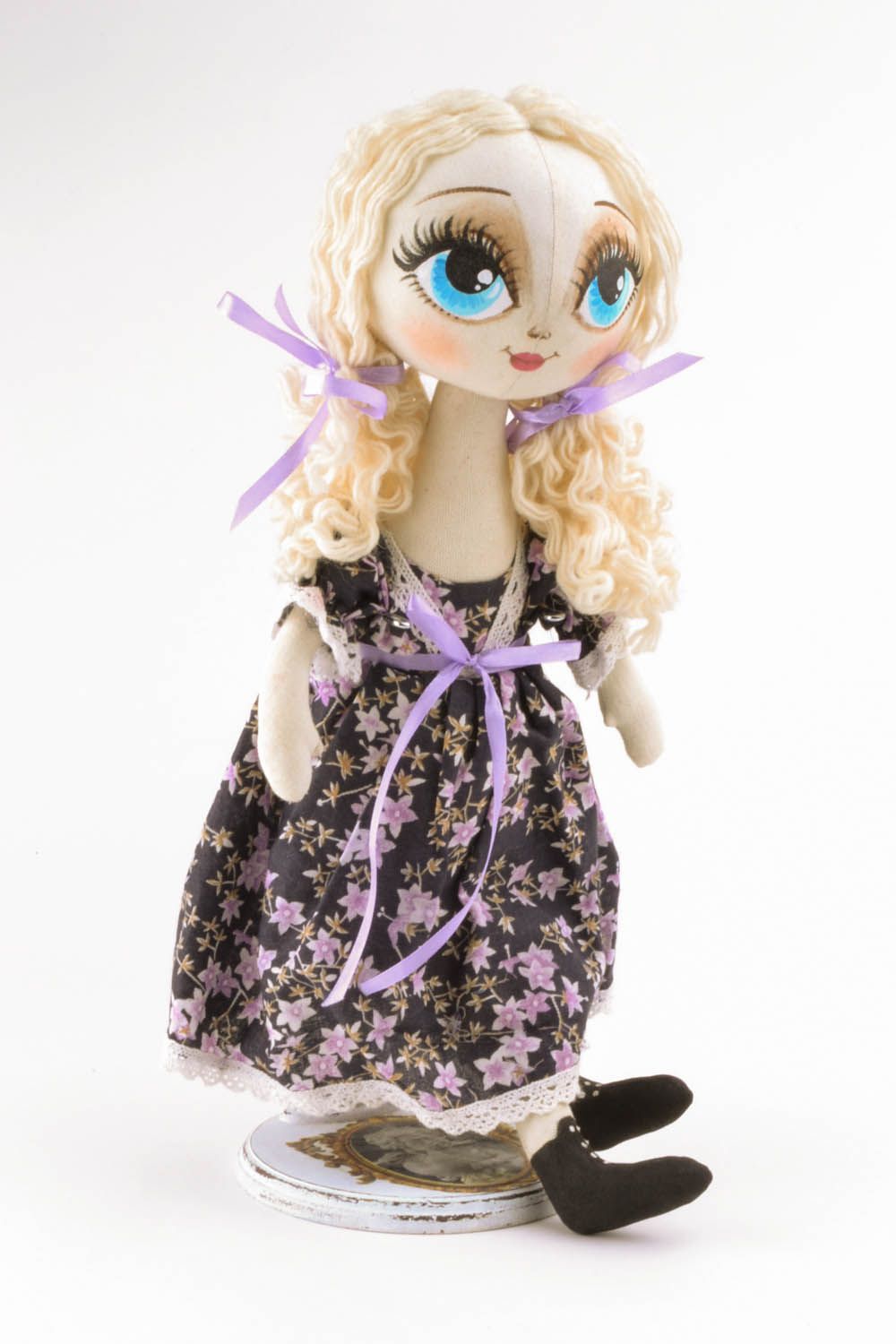 Designer's doll with blue eyes photo 3