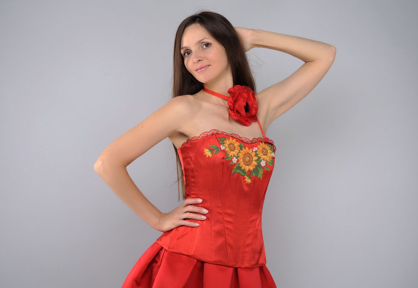 Robe corset rouge en style ethnique  photo 2