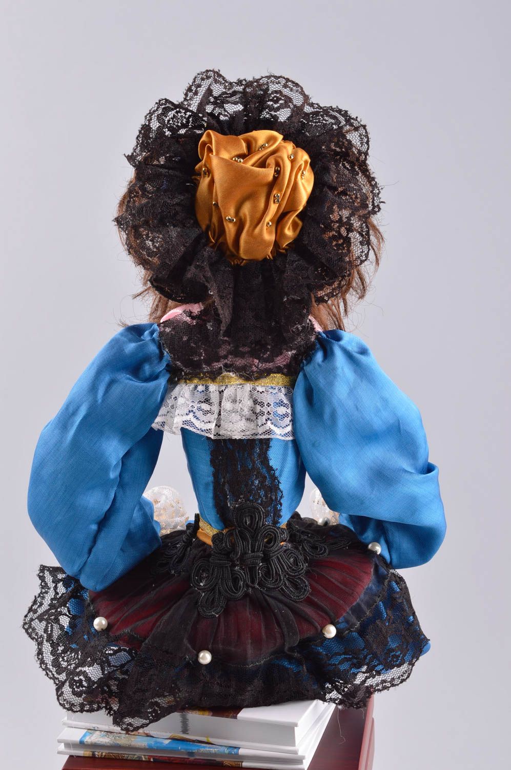 Muñeco de autor hecho a mano juguete decorativo souvenir original con ropa azul foto 4