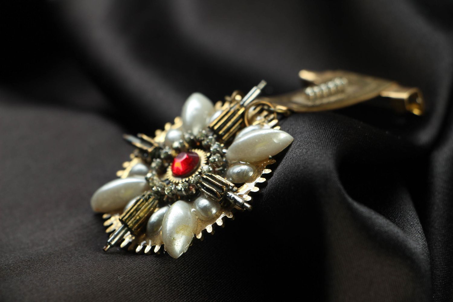 Metal brooch in steampunk style with clock details photo 2