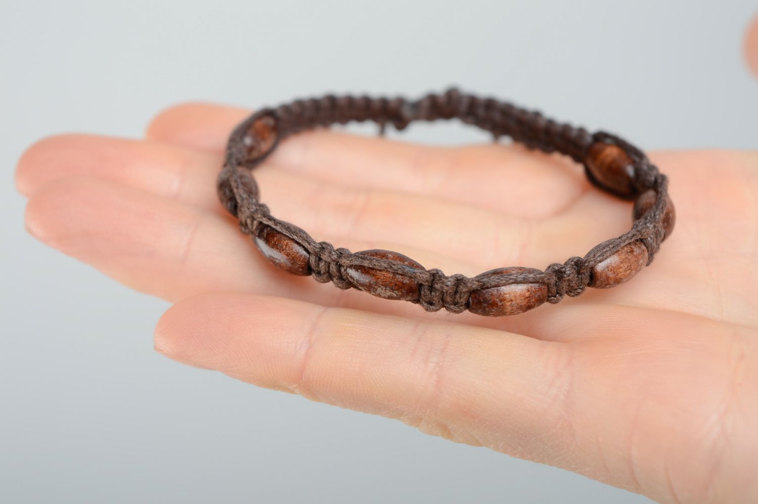 Bracelet en macramé tressé marron lacet ciré et perles en bois fait main photo 3