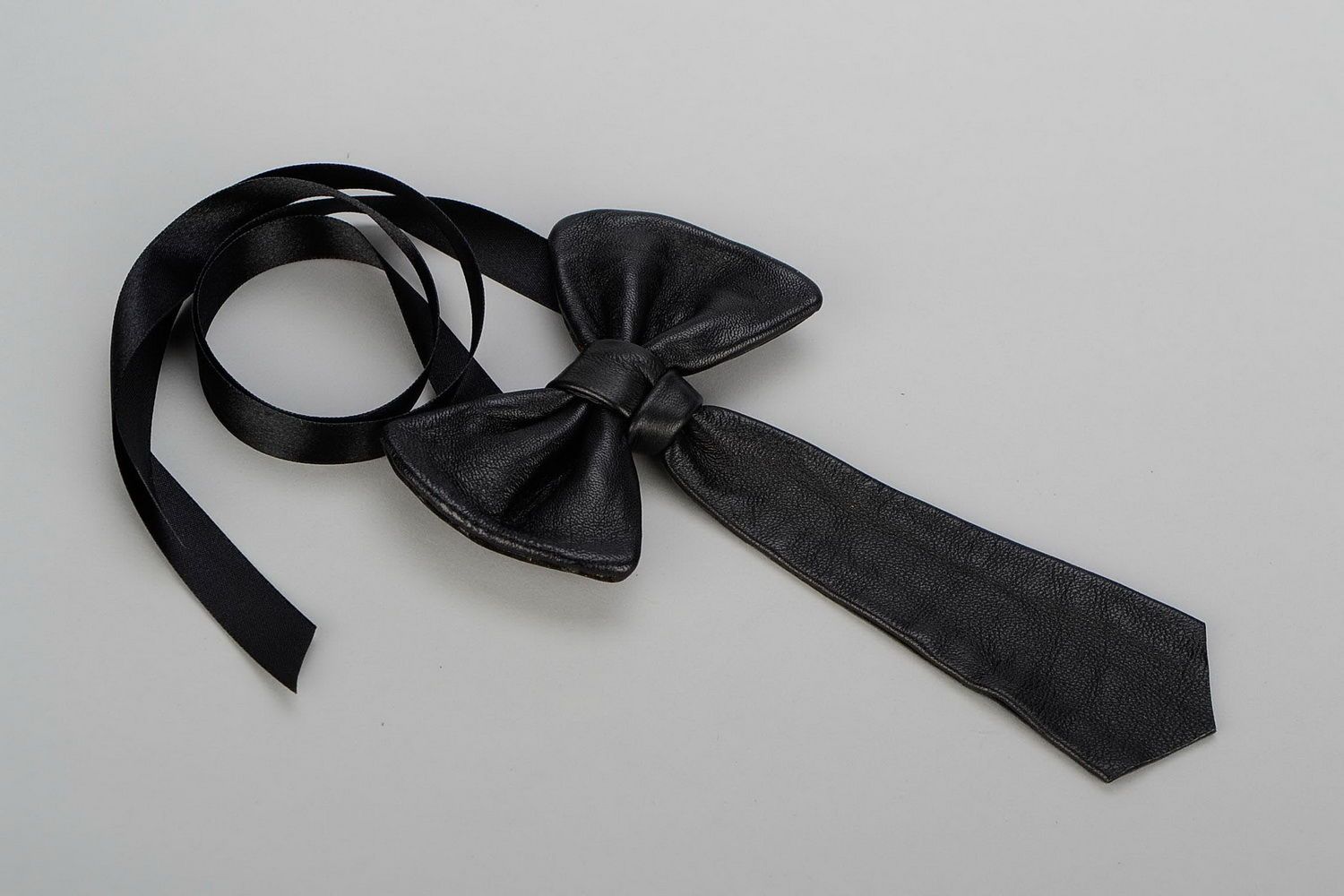 Leather bow tie photo 3