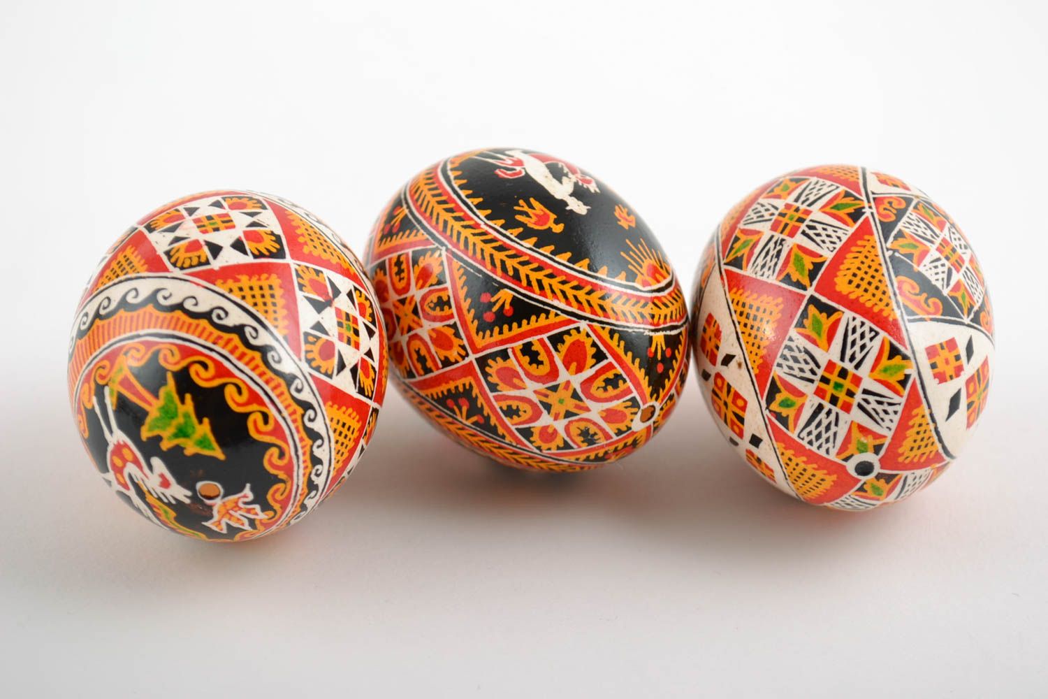 Œufs de Pâques set de décorations 3 pièces faites main avec peinture ethnique photo 4