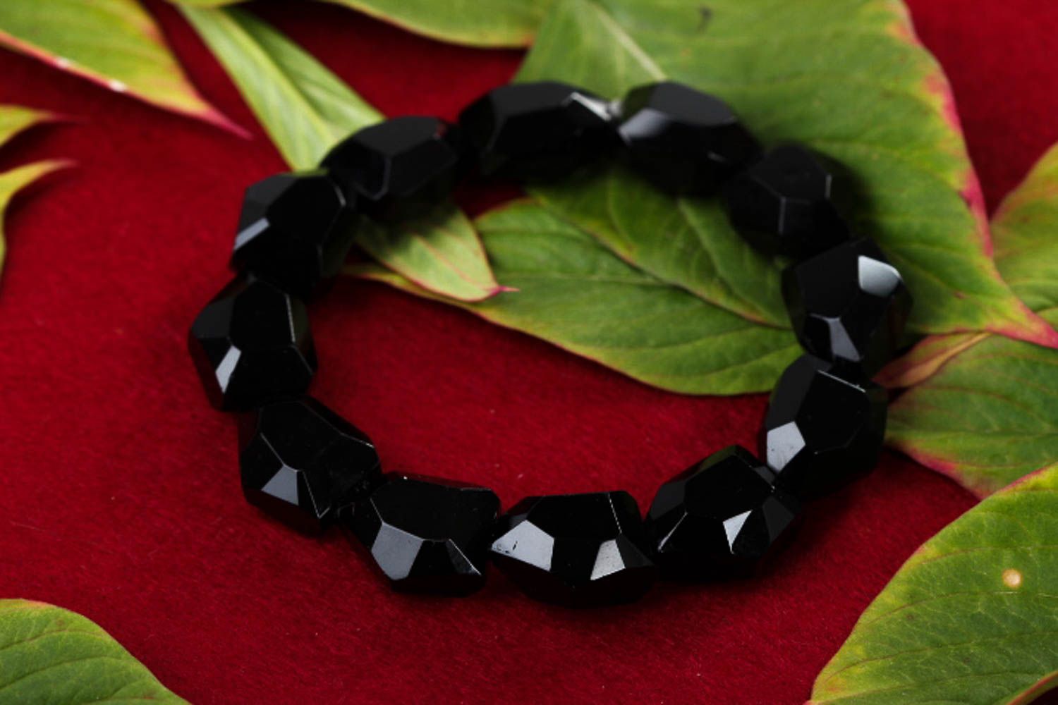 Bracelet fait main design Bijoux en verre noir Accessoire pour femme original photo 2