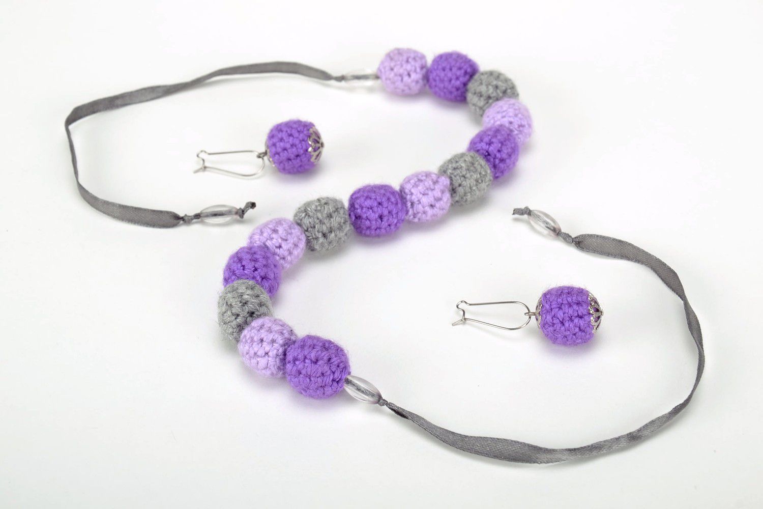 Jewelry set of beads and earrings photo 3