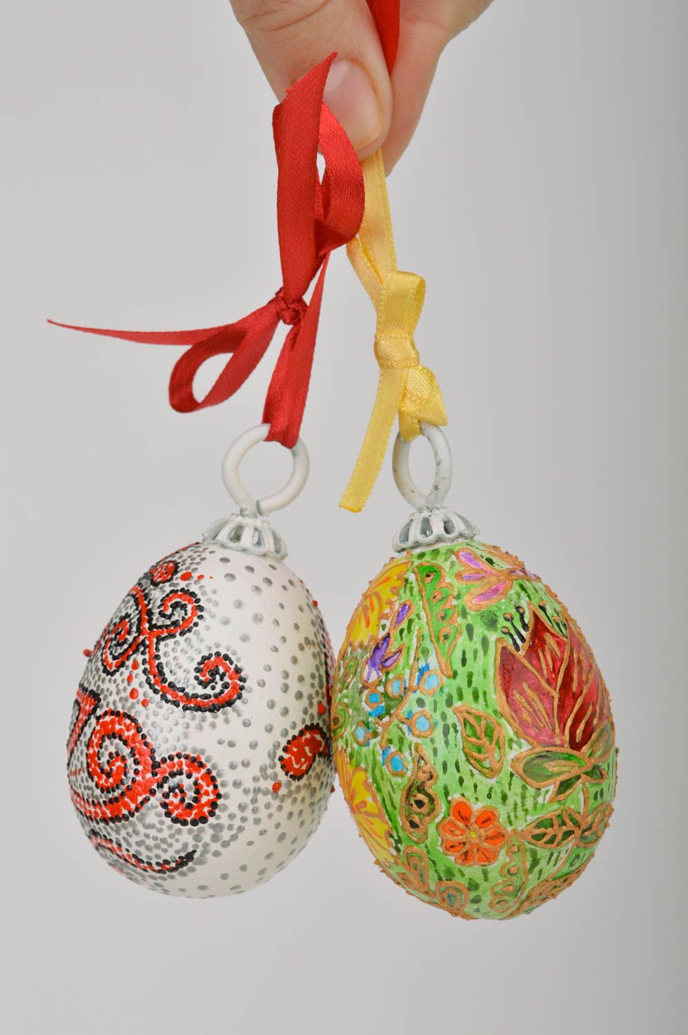 Huevos de Pascua pintados con acrílicos artesanales colgantes decorativos foto 2
