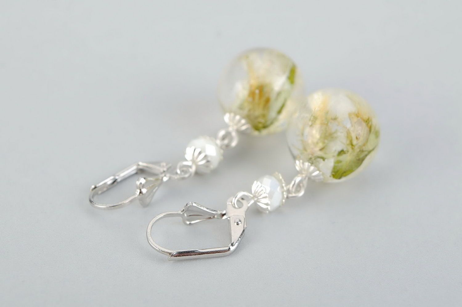 Earrings with natural flowers coated with epoxy photo 4