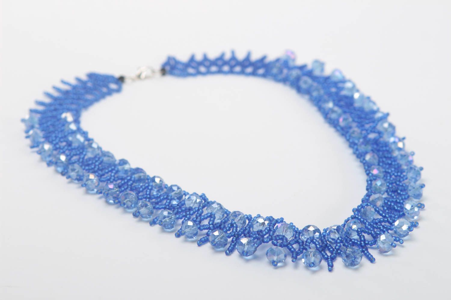 Collier perles rocaille fait main Bijou fantaisie bleu ajouré Accessoire femme photo 3
