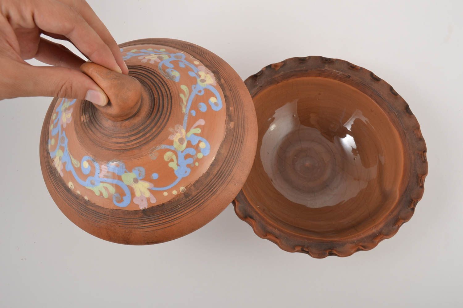 Cazuela de barro artesanal con tapa vajilla moderna decorada utensilio de cocina foto 2