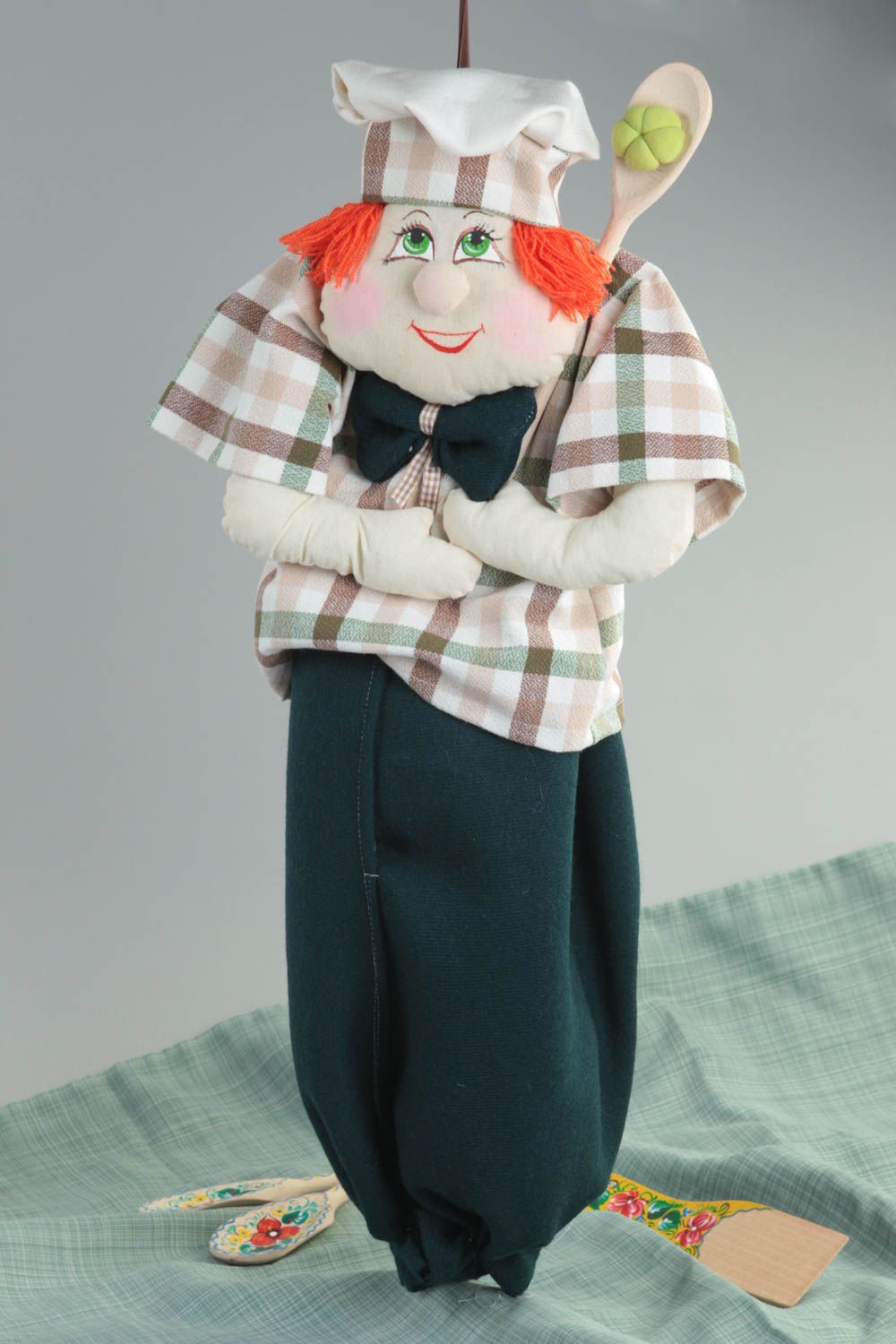 Милая интерьерная кукла из ткани с росписью для хранения пакетов ручная работа фото 1