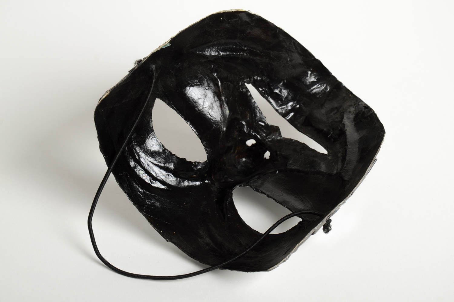 Papier Maske graue handgemachte  Maske für Fasching kreative Kostüm Ideen foto 3