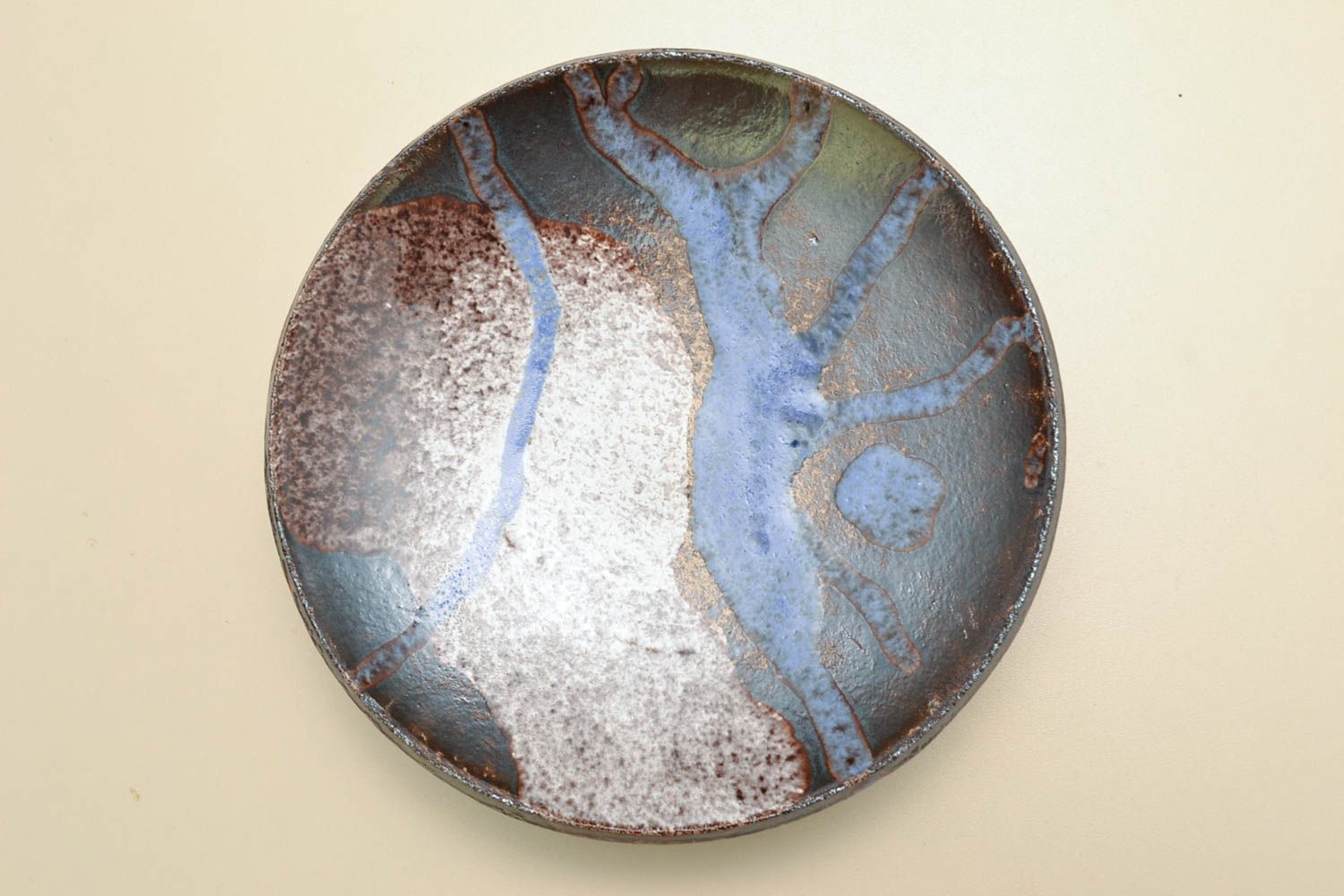 Глиняная тарелка с глазурью ручная работа  фото 1