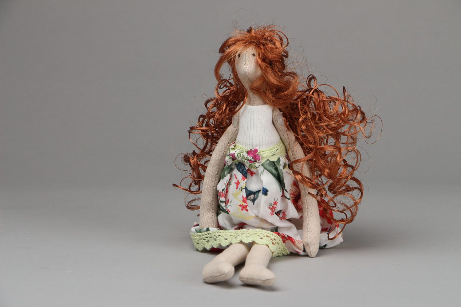 Muñeca de tela  original “Niña con el pelo de cobre” foto 1