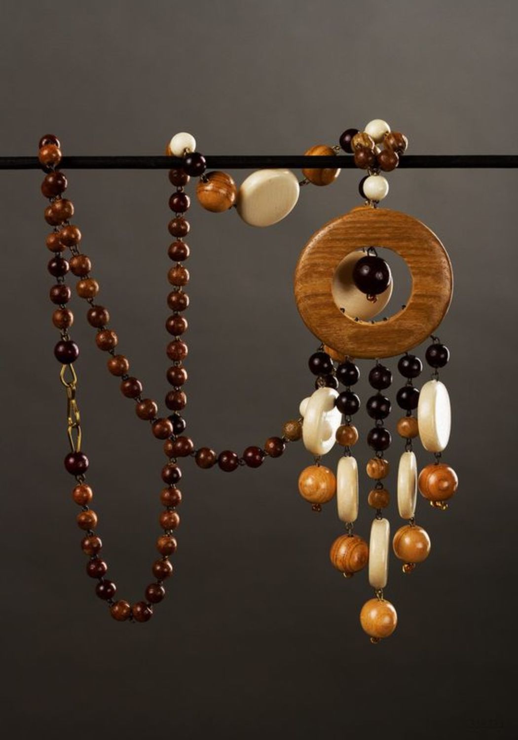 Wooden beaded necklace photo 1