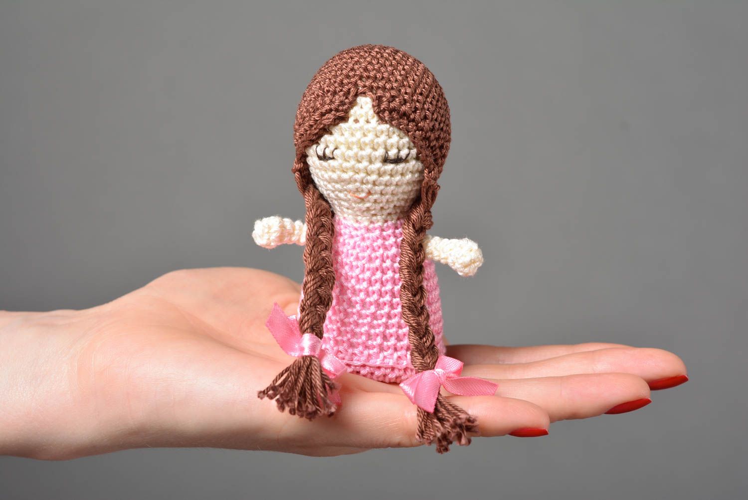 Petite poupée Jouet tricot fait main en coton au crochet Cadeau original photo 3