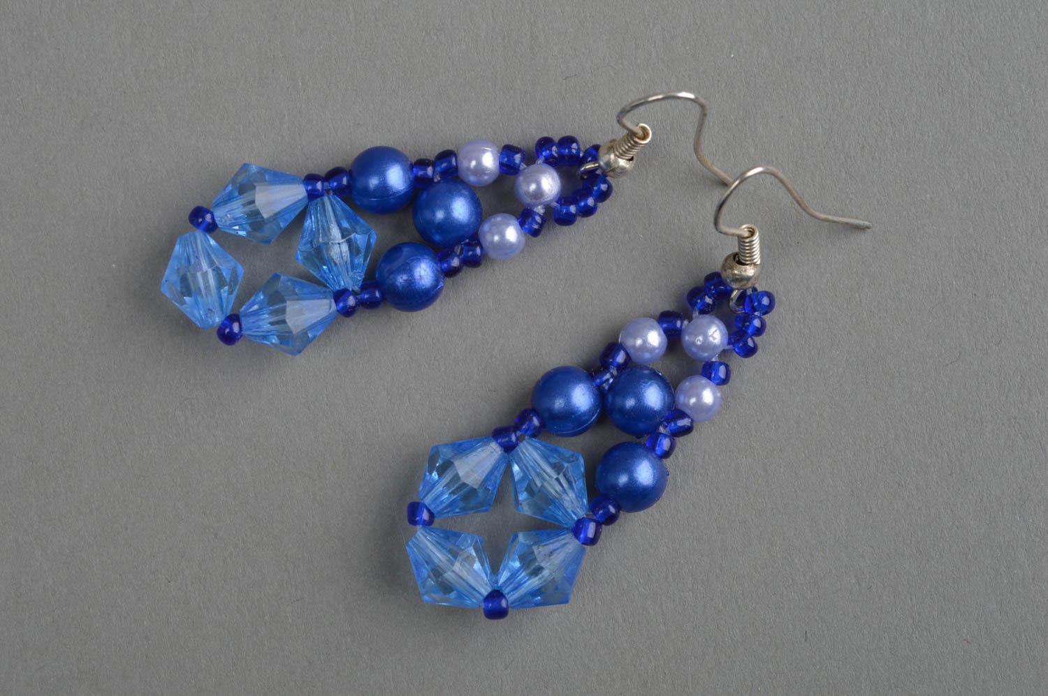 Boucles d'oreilles en perles fantaisie faites main tressées bijou bleu photo 2