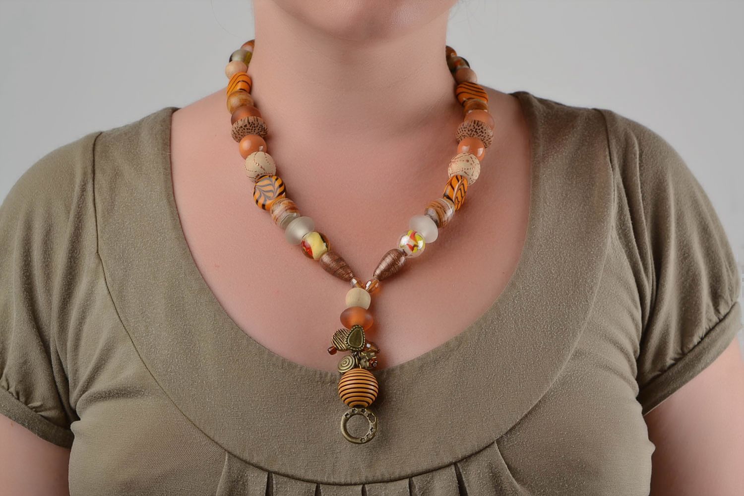 Handmade natural stone necklace with jadeite crystal and cork wood beads photo 5
