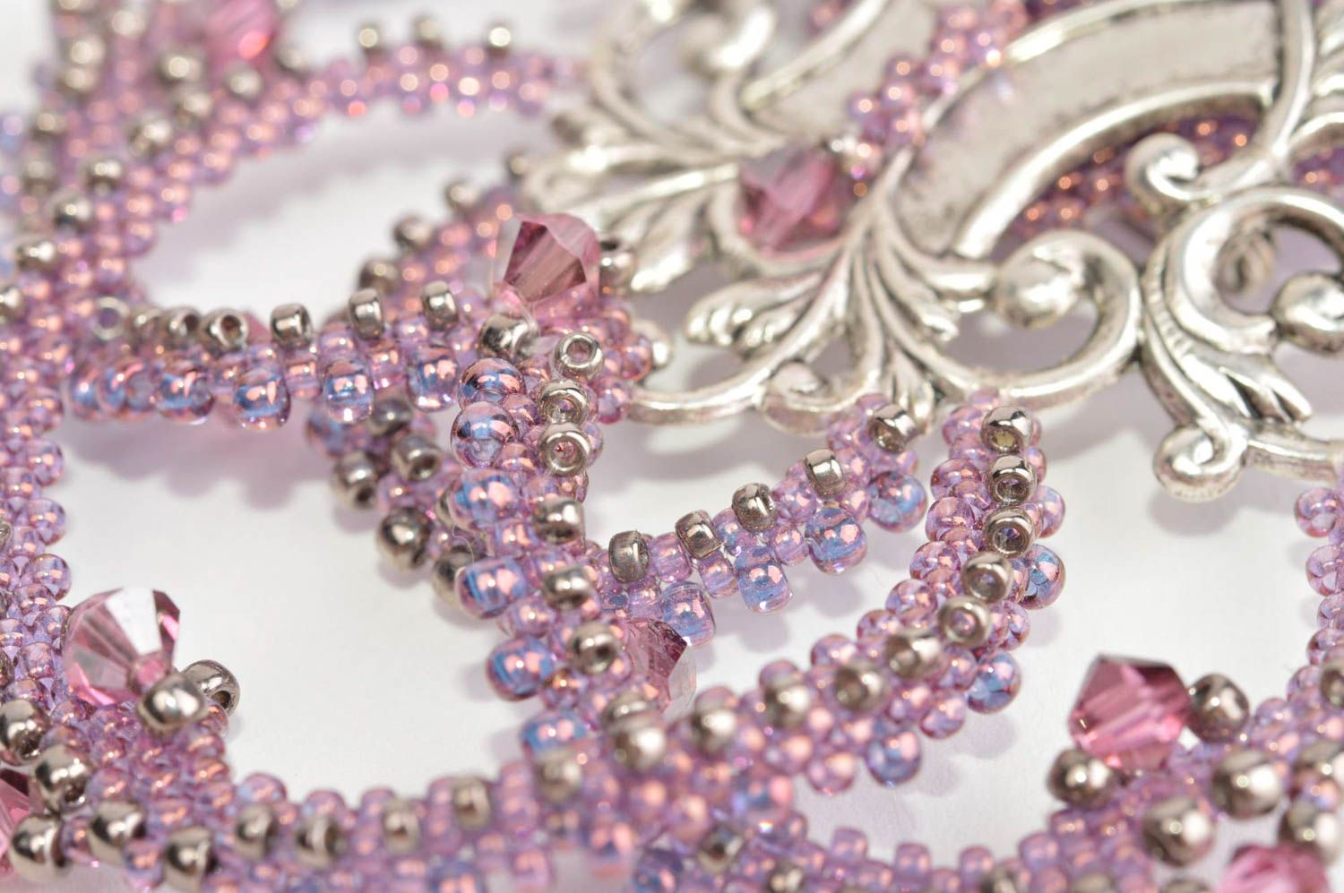 Broche mode Bijou fait main couleur rose perles de rocaille Accessoire femme photo 5