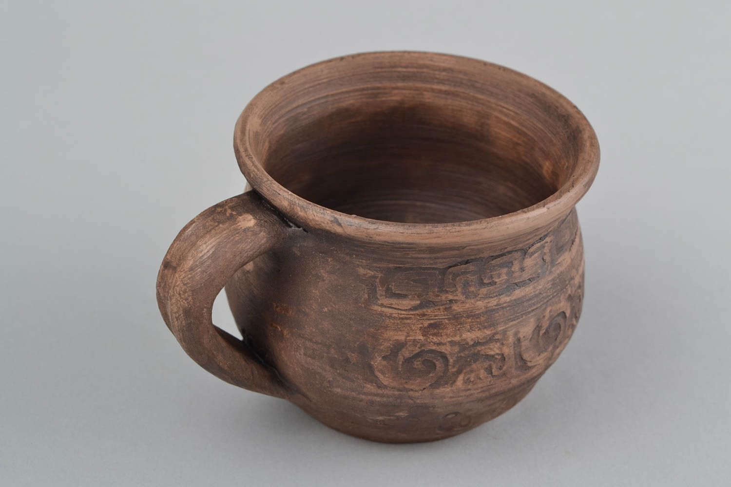Глиняная чашка большая в этническом стиле ручной работы объемом 400 мл фото 3