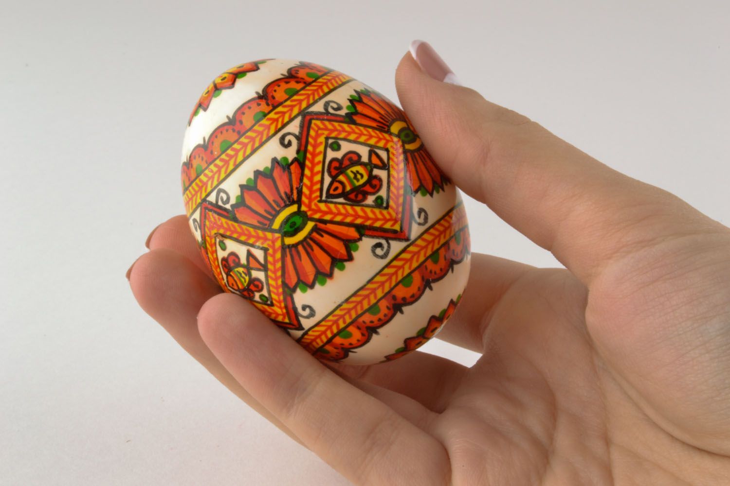 Huevo de Pascua de autor a base de madera foto 2